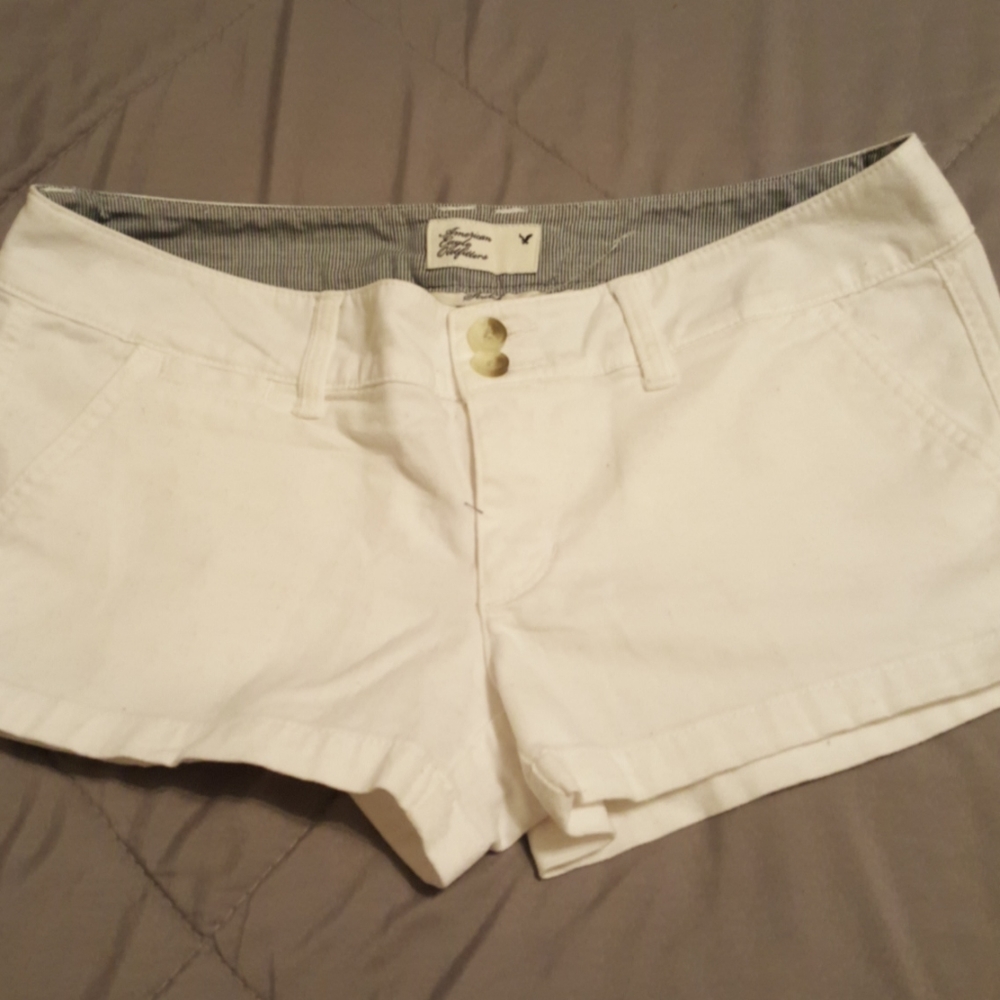 American eagle white shorts